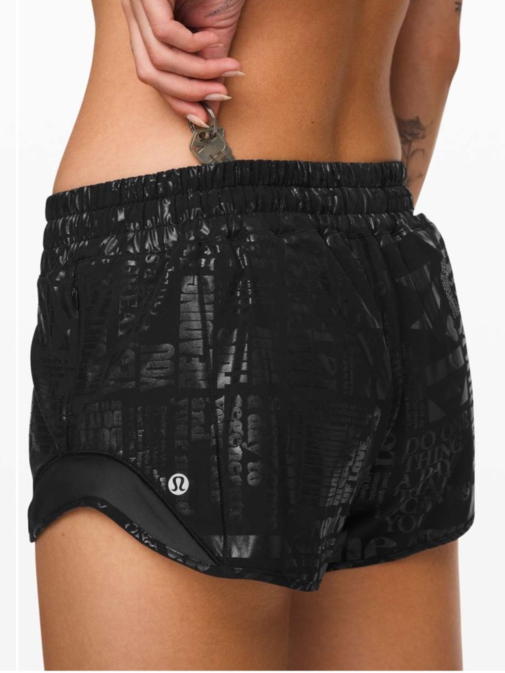 Lululemon Hotty Hot Short II *2.5" Manifesto Black foul shorts size 6 active run